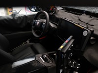 次期BMW『X5』の車内を激写！ メーターパネル廃止、全く新しいパノラミックiDriveディスプレイを搭載 画像