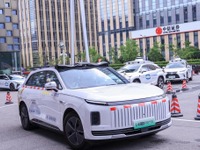 奇瑞汽車やWeRide、中国上海でレベル4ロボタクシー運行開始 画像