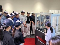 ヤマハ発動機、浜松城北工業高校に産業用ロボット寄贈…基本操作から軌道制御まで学ぶ 画像