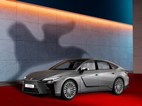 レクサス、ベネチア国際映画祭の公式車両に…『ES』新型のEVがレッドカーペットに登場へ 画像