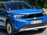 オペルの小型SUV『フロンテラ』に3列7人乗りを追加設定、「インテリシート」も 画像