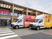 メルセデスベンツの電動商用車『eスプリンター』、独食品小売大手REWEに64台納車 画像