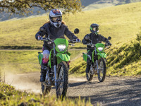 カワサキの定番オフ車『KLX230』が2026年モデルに、目玉は新カラー＆スマホ連携 画像