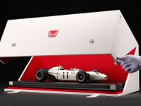 ホンダF1初勝利車「RA272」のスケールモデル発売へ、8分の1サイズは約430万円 画像