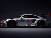 ポルシェ911のレーシングカー、「GT3 R」が進化...サスペンションと空力を最適化 画像