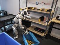 トヨタ、AI搭載ヒューマノイドロボット「アトラス」発表…全身を直接制御し手足を同等に扱う 画像