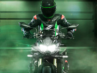 カワサキのスーパーチャージャーバイク『Z H2 SE』が新カラーに、アプリ連携で音声＆ナビにも対応 画像