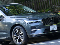 【ボルボ XC60 新型試乗】キレ味よくスムースな走り、ボルボらしいステアリングは“ソフト”で…島崎七生人 画像