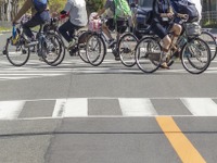 「ながらスマホ」は即、反則金…警察庁、自転車の「青切符」導入前に「ルールブック」作成［新聞ウォッチ］ 画像