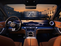 メルセデスベンツ『GLC』新型、インテリア先行公開…史上最大39.1インチディスプレイ採用 画像