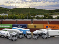 メルセデスベンツの燃料電池トラック、顧客実証で延べ22万5000km以上を走破…地球5周に相当 画像