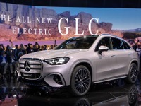 メルセデスベンツ『GLC』新型、航続713kmのEVとして登場…IAAモビリティ2025 画像