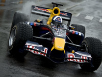 F1マシンが大阪城を駆け抜ける！　9月19日 画像