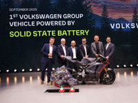 全固体電池の世界初実走デモ、VWグループがドゥカティで技術実証…IAAモビリティ2025 画像
