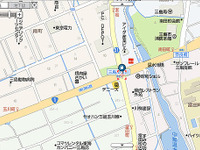 見通しの良い交差点でバイクと乗用車が右直事故 画像