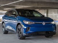 VW『ID.4』、「ブラックパッケージ」でスタイリッシュに…米2025年モデル 画像