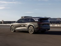 ウーバー、米EVルーシッドに3億ドル出資完了…次世代ロボタクシー開発へ 画像