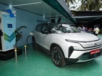 タタ、EV急速充電ハブをインド・ムンバイ空港に開設…100%グリーンエネルギーで稼働 画像