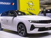 オペル『アストラワゴン』にハイブリッド、1200km以上を無給油走行可能…IAAモビリティ2025 画像