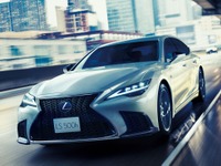 レクサス『LS』一部改良、新色追加とシートヒーター標準化…1111万円から 画像