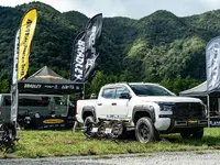 トライトンに“王道”を！ 4×4エンジニアリングのブラッドレーVが映える理由…スターキャンプ2025 画像