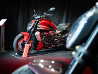 「168馬力のクルーザーおかしいだろ」ドゥカティのスポーツクルーザー『XディアベルV4』国内発売にSNSでは興奮の声 画像