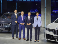 BMWの最新工場、ハンガリーで開所…『iX3』新型を再生可能エネルギー100%で生産へ 画像