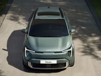 キアの小型SUV『ストニック』、改良新型はマイルドハイブリッド搭載…欧州Bセグメントに新風 画像