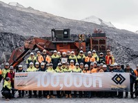 日立建機の超大型油圧ショベル、キルギス金鉱山で10万時間稼働達成 画像