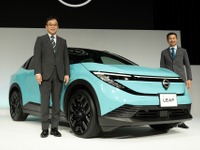 日産『リーフ』新型は518万8700円から、航続702km…10月17日受注開始 画像