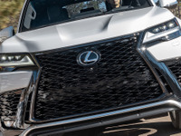 「存在感バチバチ」日本にはないレクサス LXの「F SPORT」登場に、SNSでは「日本にも出して」の声 画像