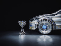 メルセデスベンツ、新型『CLA』のアート作品公開…「リーグ・オブ・レジェンド」世界大会のトロフィーに着想 画像