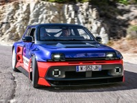 ルノーの電動スーパーカー『5ターボ3E』、初の公開走行…ツール・ド・コルス優勝車カラーで登場 画像