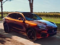 グラスの中で揺れるワインの色合い、マセラティのSUV『グレカーレ』にワンオフ…伊ワイナリーと協力 画像