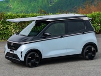 日産『サクラ』に伸縮式ソーラールーフ、年間3000km走行分を発電可能…ジャパンモビリティショー2025 画像