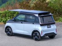 「充電設備なくても永遠に使えちゃう?」日産が開発中の“伸びる”EV用ソーラーシステムがSNSで話題に 画像