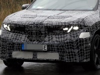 ボンネットの下にはエンジンか、モーターか？ BMW『iX3』に最強モデル“ピュアM”導入か 画像