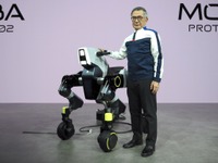 スズキの次世代四脚モビリティ「MOQBA2」、BASFとサステナブル素材を共同開発…ジャパンモビリティショー2025 画像