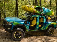 日産のピックアップトラック『フロンティア』、冒険カヤック仕様にカスタム…SEMA 2025 画像