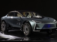 トヨタ株価が急反落、今期業績上方修正も失望売り 画像