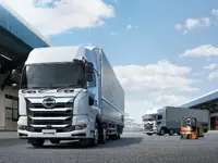 日野自動車とHacobuが連携、トラック荷待ち・荷役作業時間削減プロジェクト始動 画像