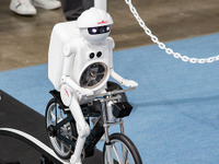村田製作所「ムラタセイサク君」はロボットなのにどうして自転車で転ばないのか？…ジャパンモビリティショー2025 画像