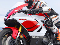 「もはやフルモデルチェンジ」ヤマハ『R7』の大幅進化に驚きの声！ 6軸IMU搭載にシャシー刷新、日本導入に期待高まる 画像