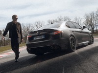 アルファロメオ『ジュリア』が520馬力にパワーアップ！限定車「エストレマ」46台を発売、価格は1447万円 画像