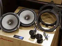 カロッツェリアFシリーズが7年半ぶり刷新！ 試聴で分かった“最短で効く”高音質化 画像