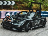 ポルシェ究極のカメラカー、『718ボクスターS』を見習い工が改造…秘蔵モデル公開 画像