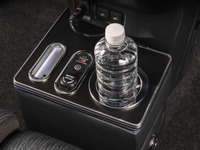 新型ダイハツ『ムーヴ』専用LEDコンソールボックスが発売、純正のようなフィット感 画像