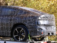 激変！ クーペシルエットで登場、BMW『X4』後継モデルを初めて捕捉 画像