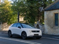 中国NIOの新ブランド「firefly」、世界展開加速…右ハンドル車を出荷開始 画像