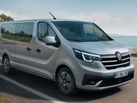 ルノーのミニバン『トラフィック』、キャンピングカー「エスカペイド」登場…7名乗りでキッチン付き 画像